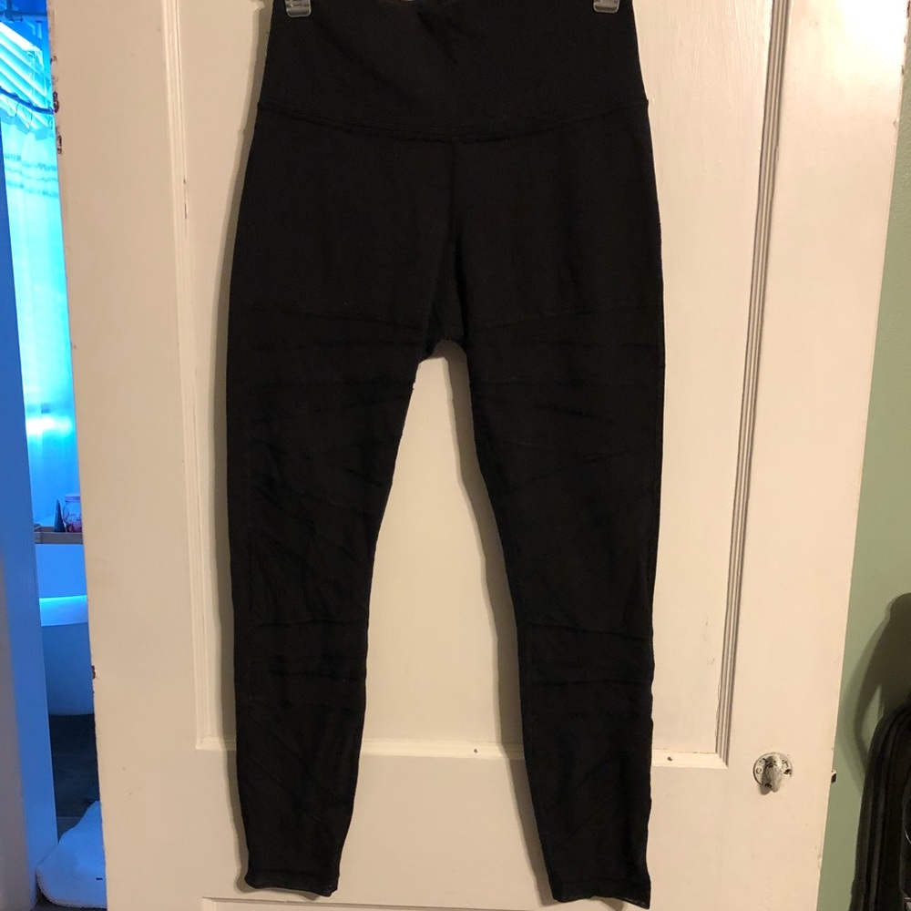 Lululemon High Times Tech Mesh Wunder Under! View 2
